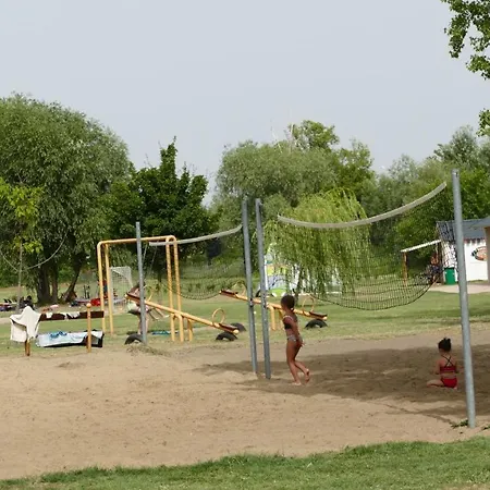 Familia Camping Balaton Kamp alanı *